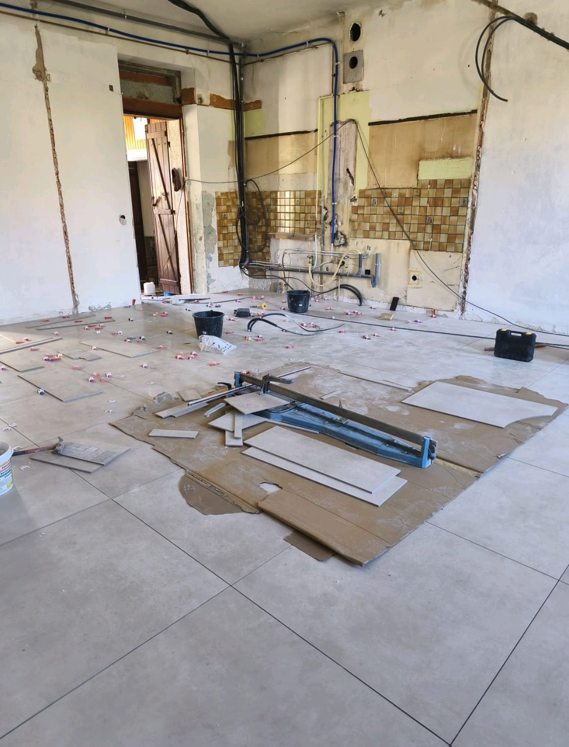 Carrelage RDC pendant pose - Marseille 14e