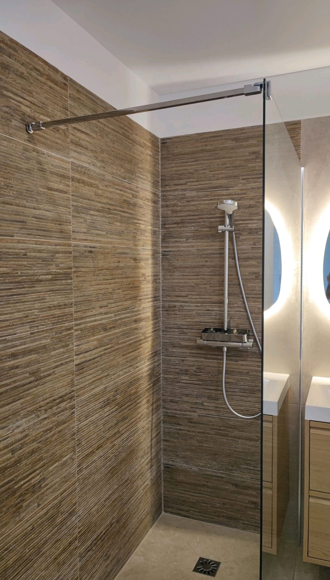 Salle de douche vue 2 - La Ciotat