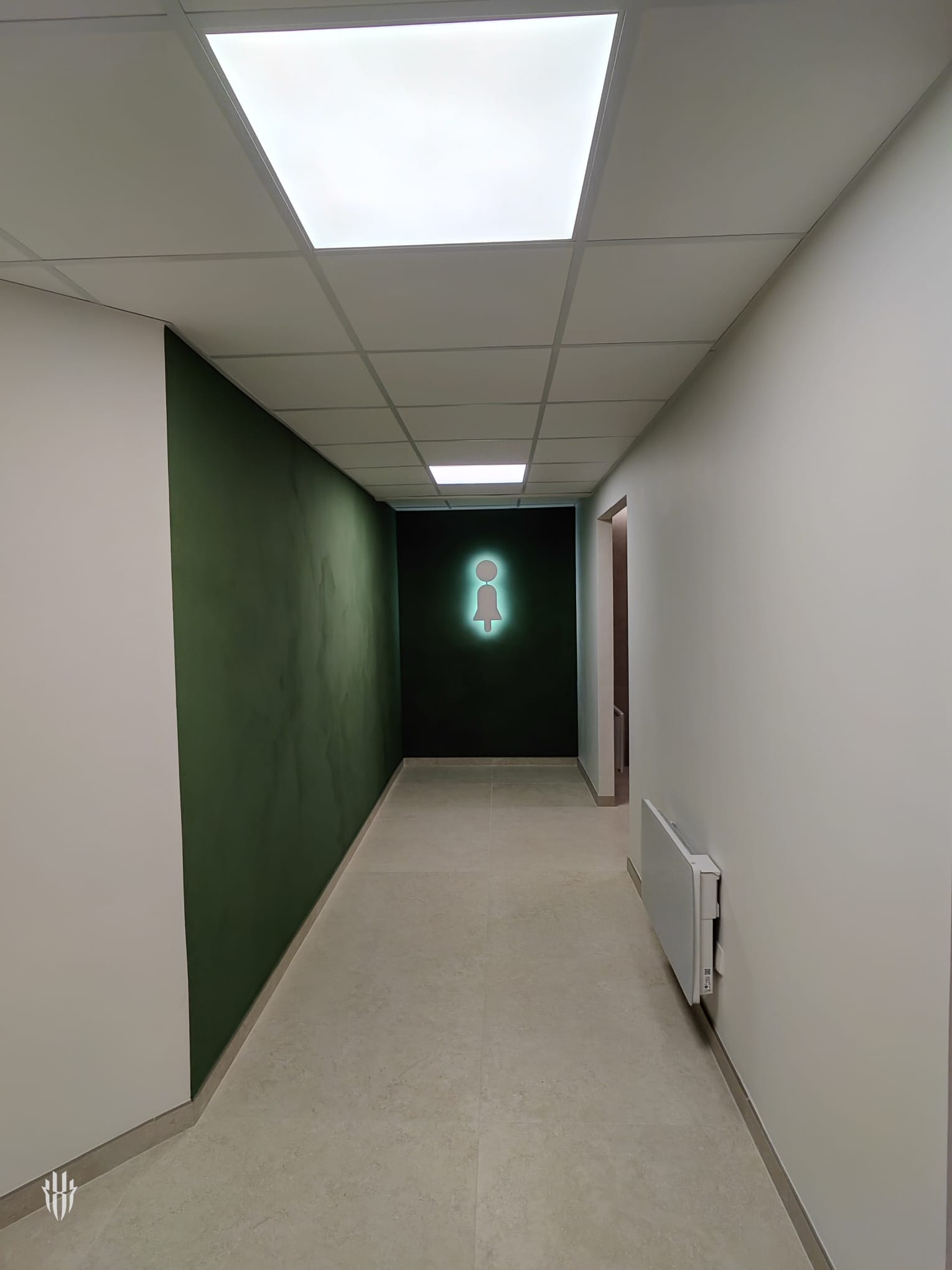 Couloir après rénovation - Trets