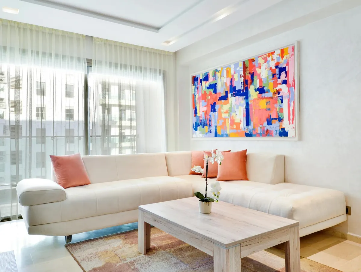 Design d'intérieur d'un appartement de luxe contemporain à Cannes