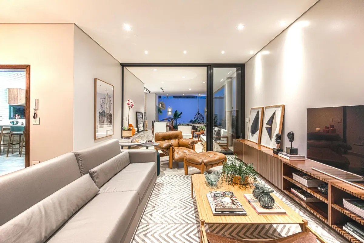 Décoration intérieure contemporaine raffinée à Saint-Tropez