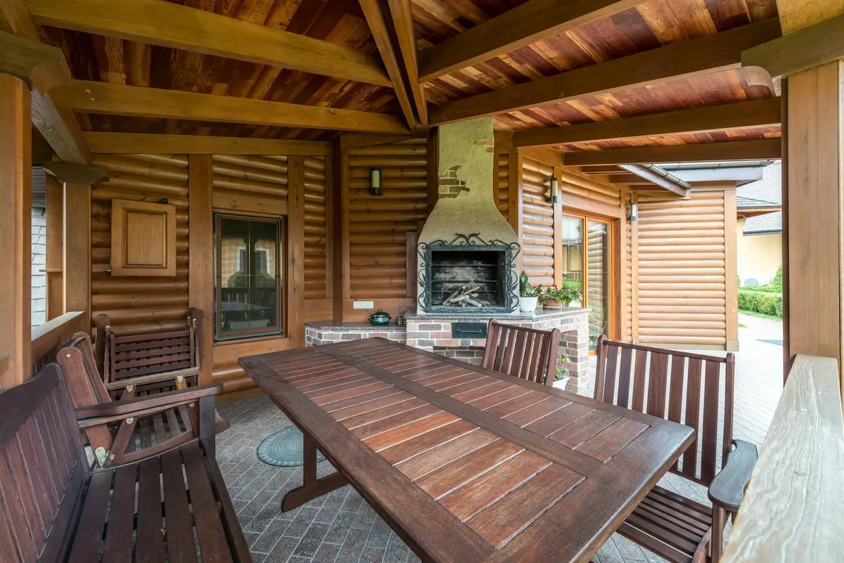 Véranda bioclimatique prolongeant une maison méditerranéenne près d'Aubagne