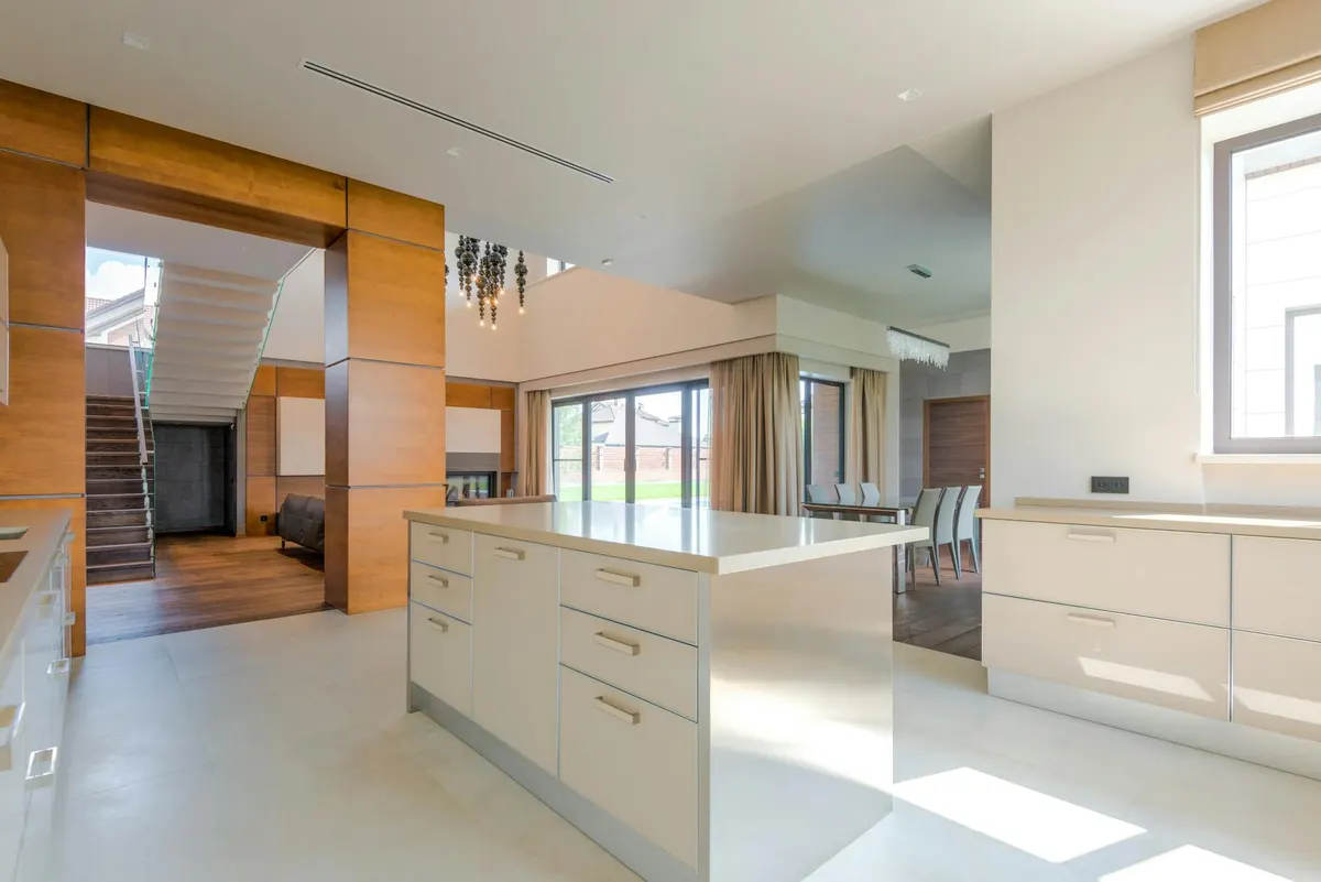Cuisine ouverte design haut de gamme à Cannes